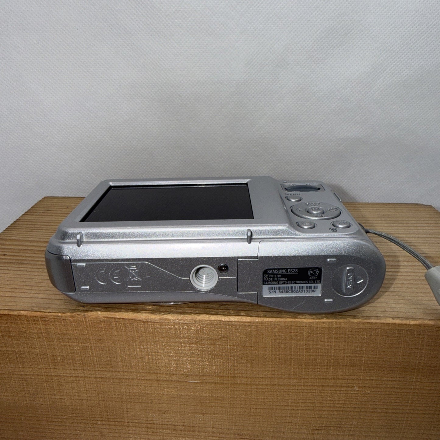 Samsung ES Series ES28 12.2MP Digital Camera Tested + 4GB SD Memory Card