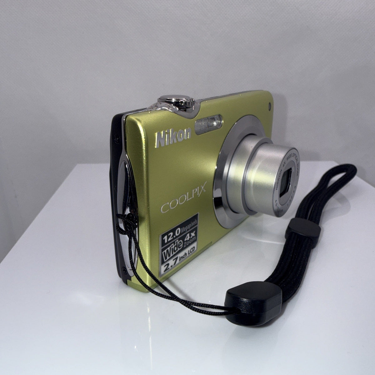 Digital Camera Nikon Coolpix S3000 12MP Tested + Charger Battery 16GB SD vgc