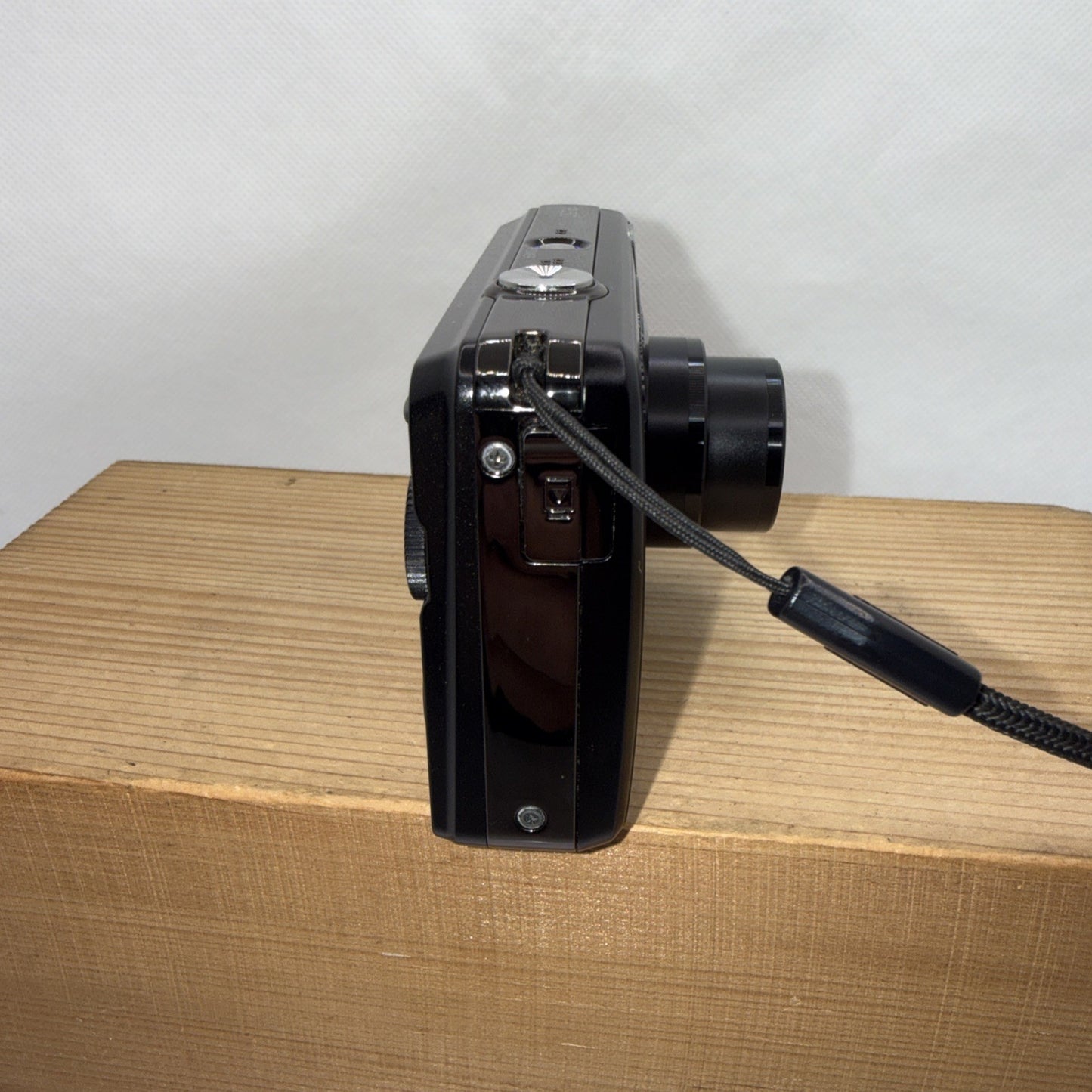 Samsung Digital Camera PL50 10.2MP Tested + Charger Battery 4GB SD Case