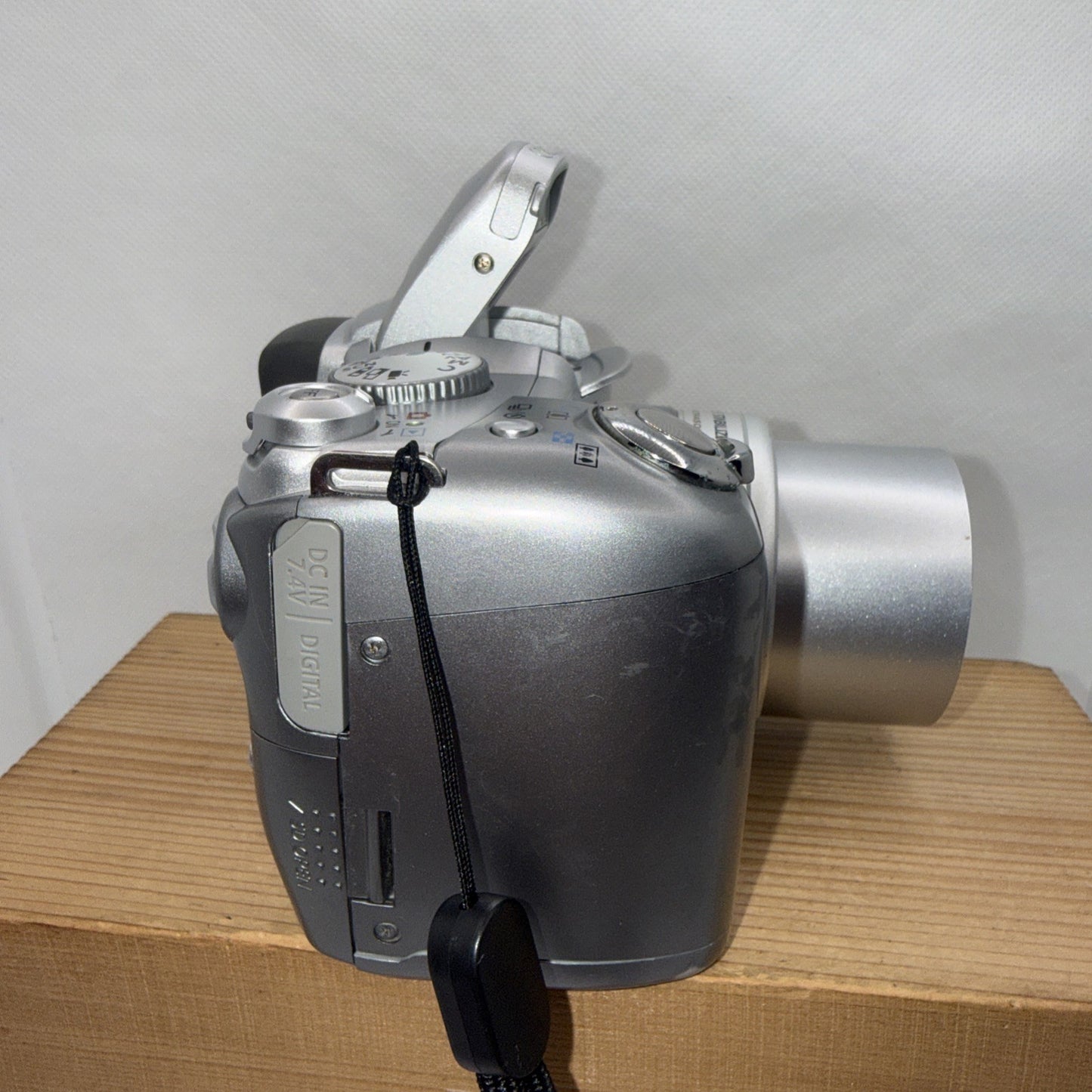 Canon PowerShot S2 IS 5MP Digital Camera Tested + Charger Batteries Case And SD
