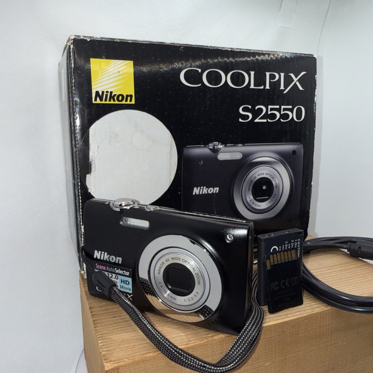 Nikon Coolpix S2550 12MP Digital Camera Tested + Charger Battery 4GB SD Card