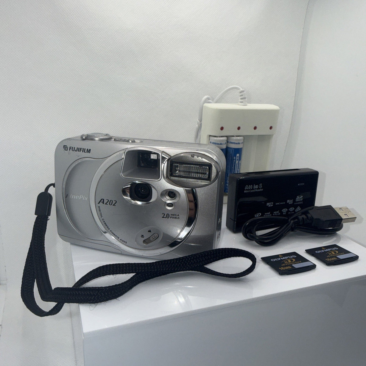 Digital Camera Fujifilm FinePix A202 2MP Tested Working Full Kit Ready To Use!