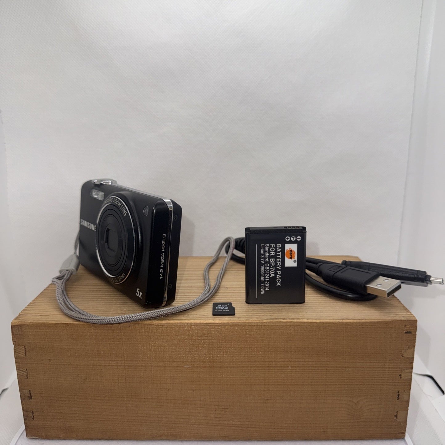 Samsung ST67 14.2MP Digital Camera Tested Working + Charger Battery 2GB SD Card