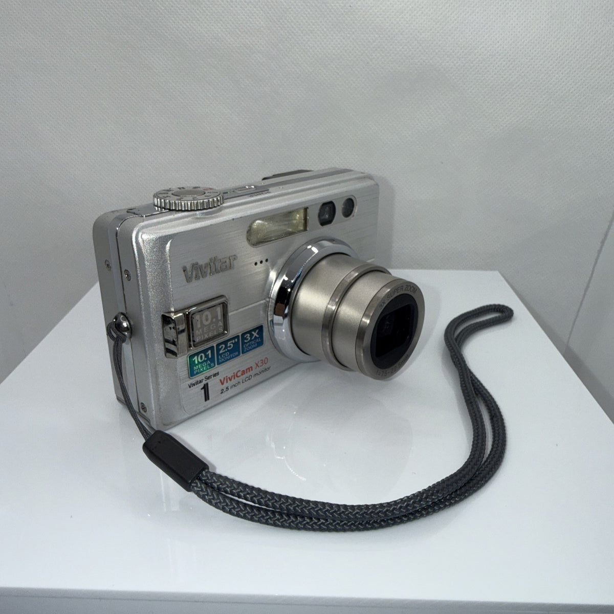 Digital Camera Vivitar Vivicam X30 10.1MP Tested Working + Charger Battery 4GB