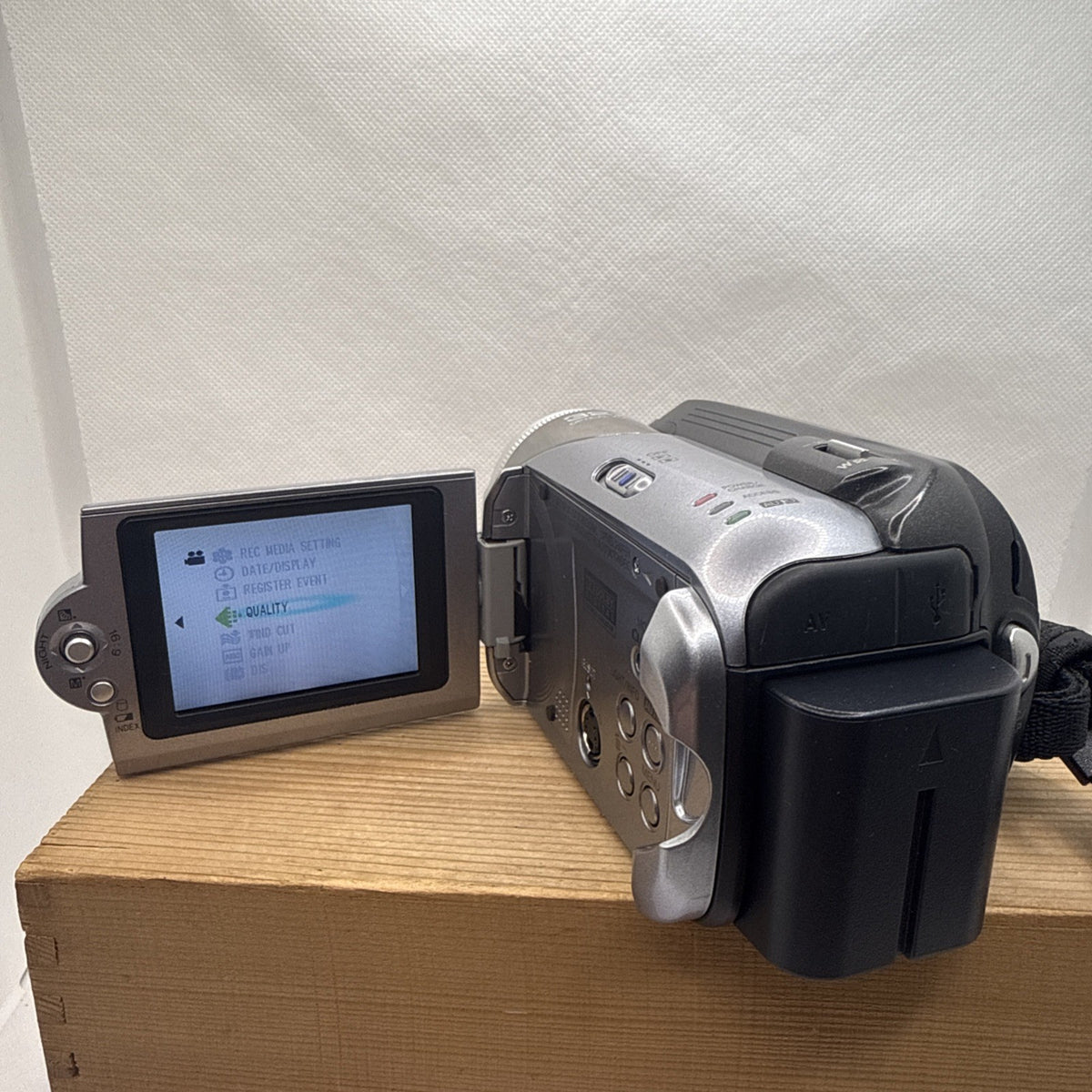 Digital Camcorder JVC Everio Gz-Mg21ek Hdd 20GB + Charger Battery & Camera Bag