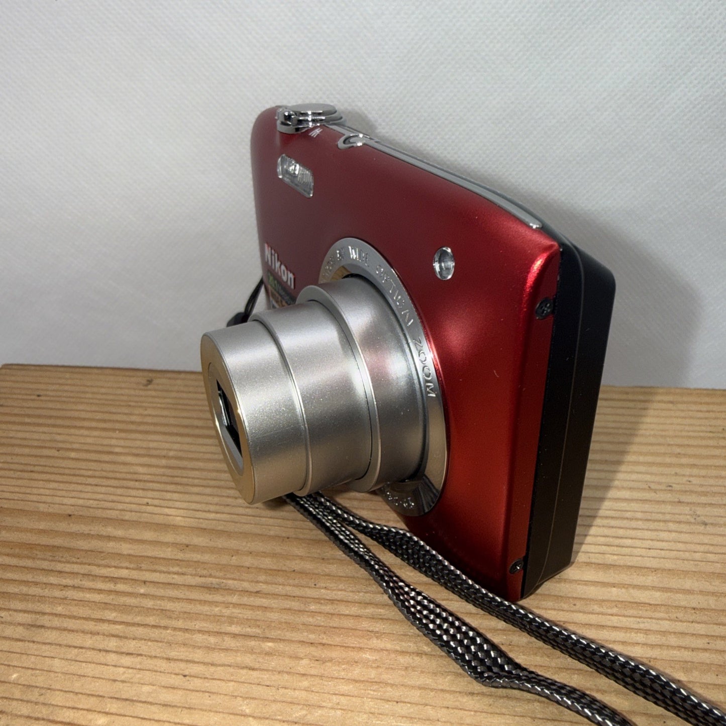 Nikon Coolpix S2800 20.1MP Digital Camera Working + Charger Battery 4GB - VGC