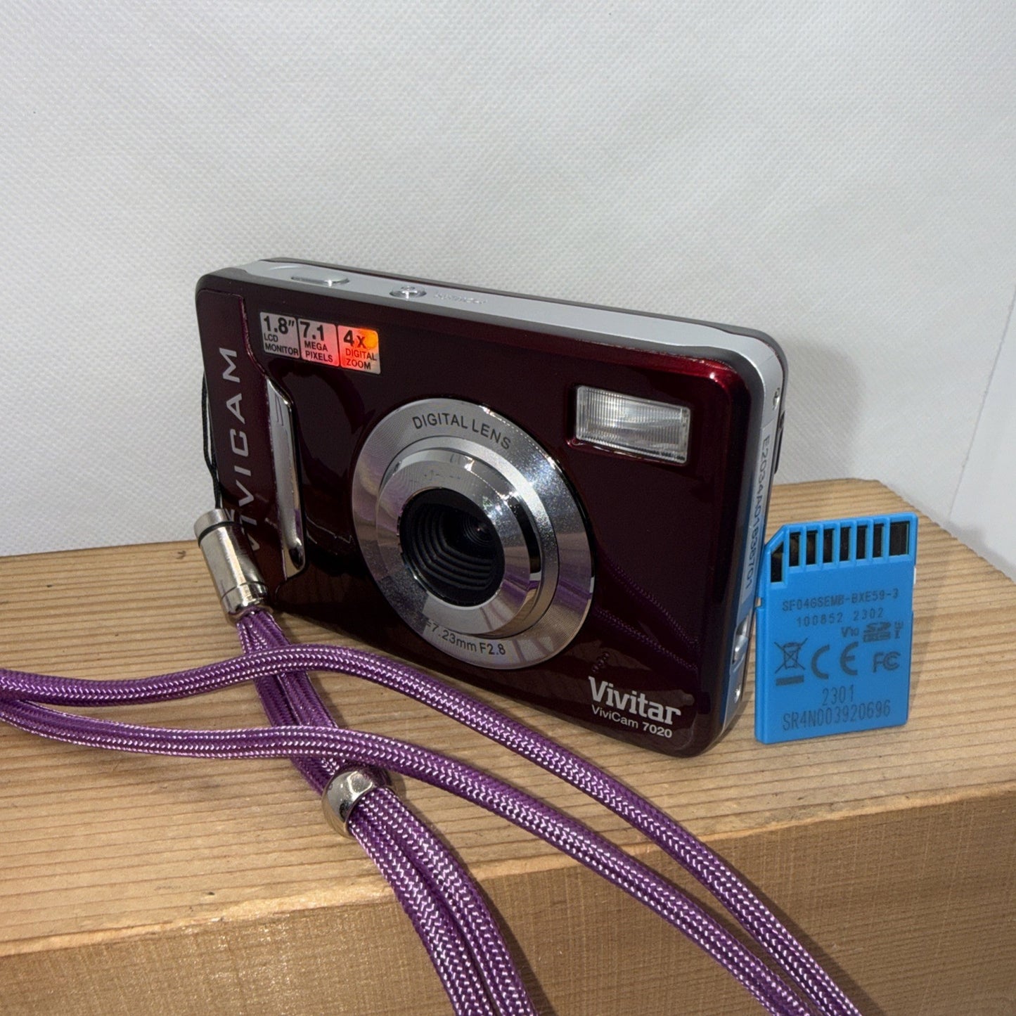 Vivitar Digital Camera Vivicam 7020 7.1MP Tested Plus 4GB SD Card And Free Gifts