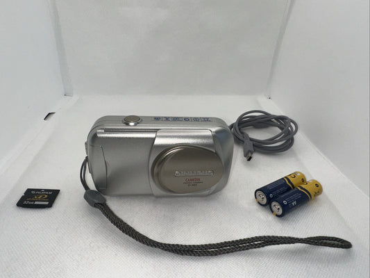 Olympus Digital Camera Camedia D-395 2.0MP Tested Plus Batteries And XD Card0