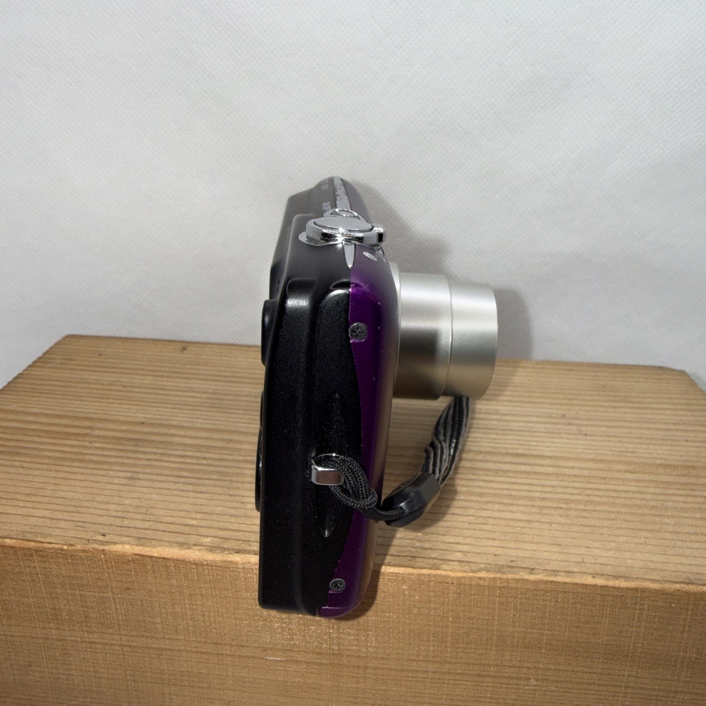 Nikon Coolpix S2700 16MP Purple Digital Camera Tested + Charger Battery 4GB Case