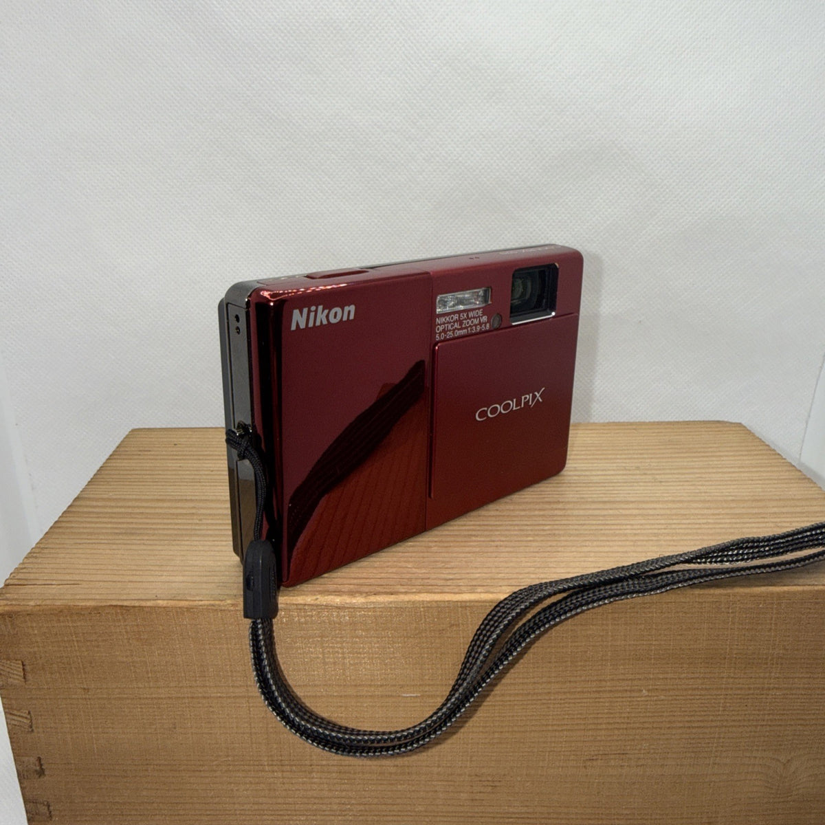 Nikon Coolpix S70 12.1MP Digital Camera Tested + Charger Battery 8GB SD Case