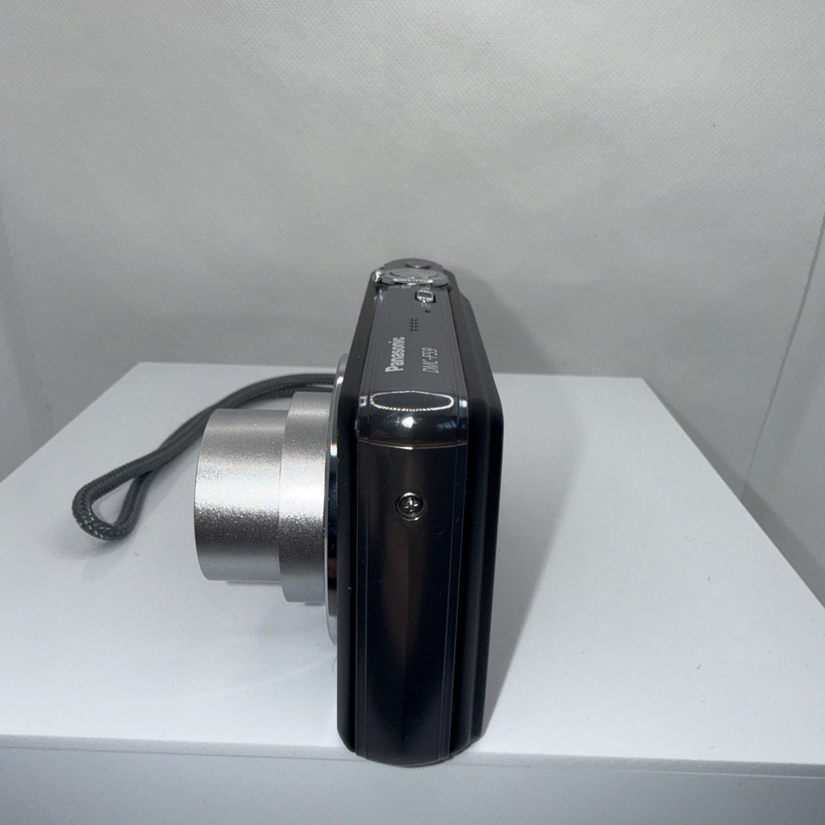 Digital Camera Panasonic Lumix DMC-FS9 12.1MP Tested + Charger Battery 4GB SD