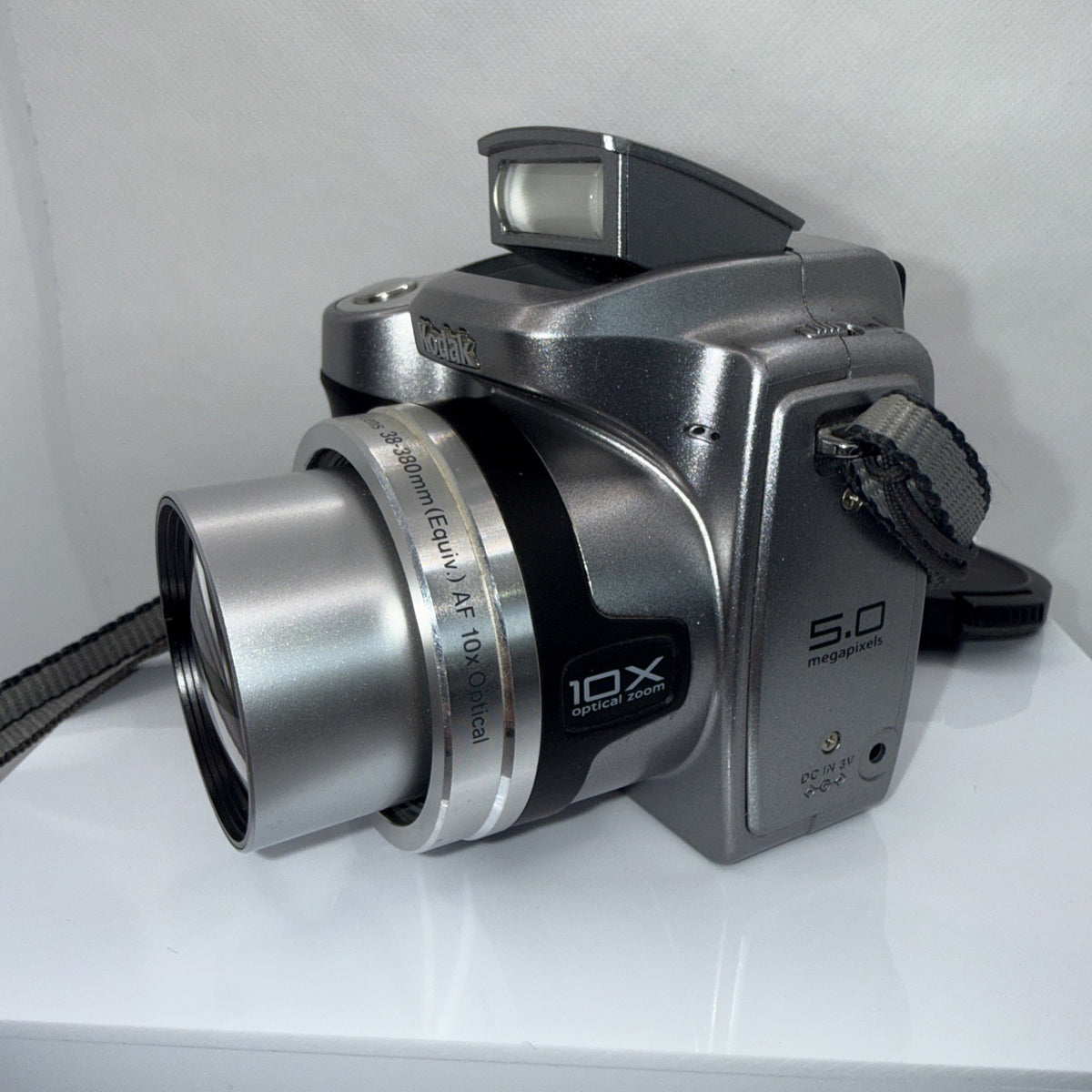 Kodak EasyShare Z740 Bridge Digital Camera 5MP Tested + Charger Batteries 2GB SD