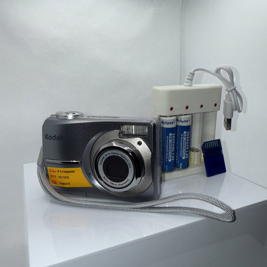 Digital Camera Kodak EasyShare C813 8.2MP Tested + Charger Batteries 2GB SD Card