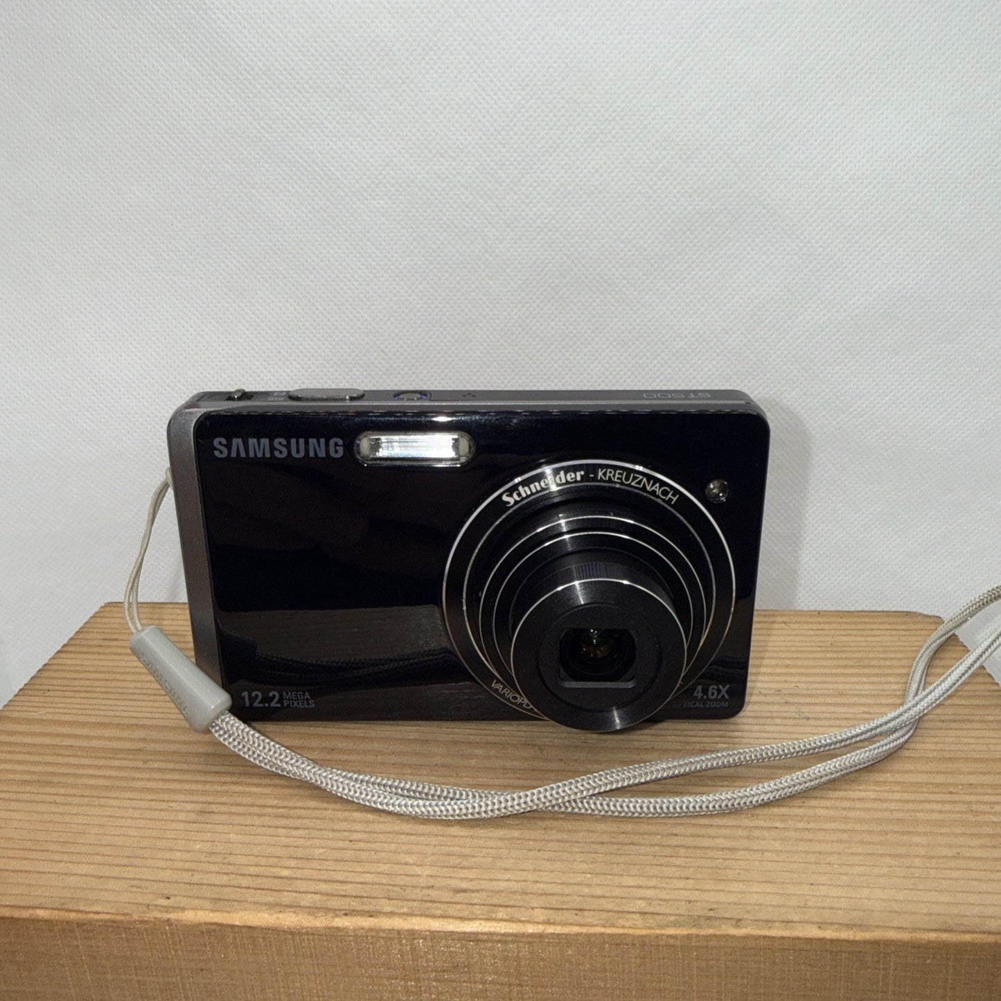 Samsung ST500 12.2MP Digital Camera Tested Plus Battery Charger 8GB Micro SD