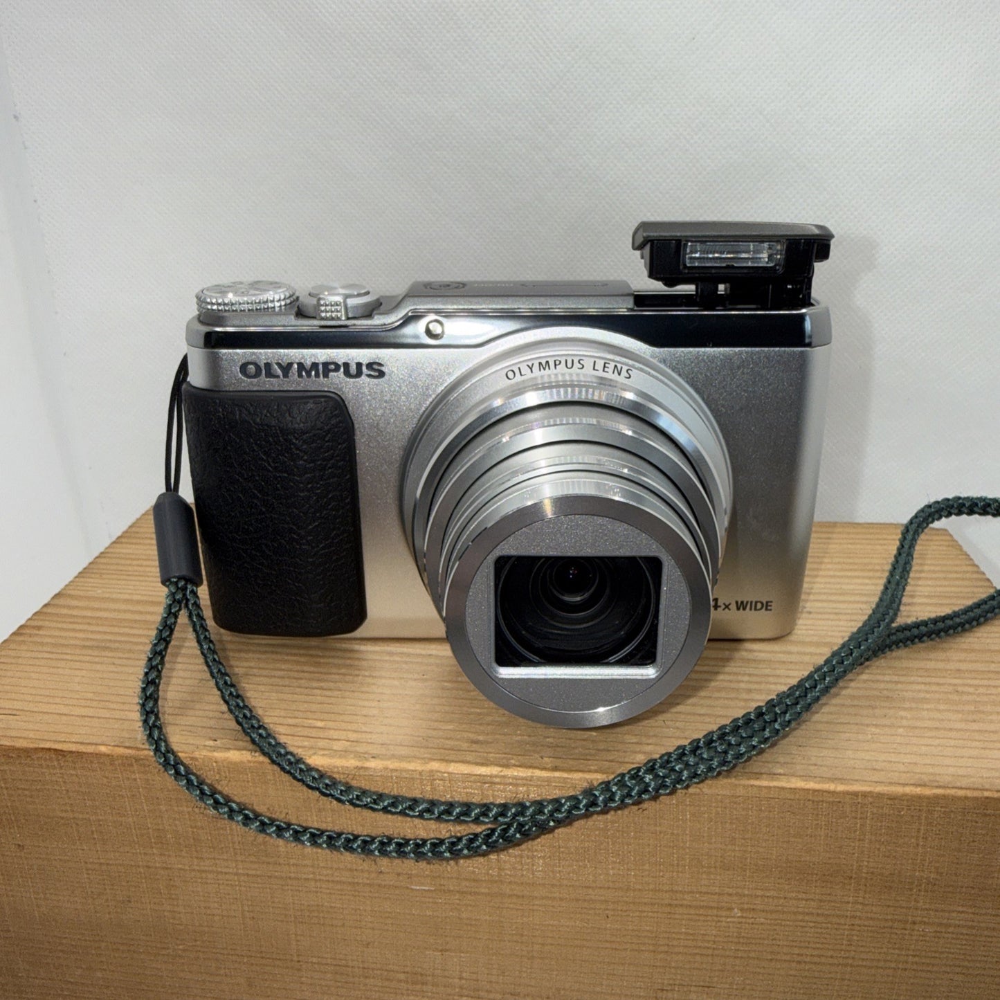 Olympus Stylus SH-60 16MP Digital Camera Working VGC + Charger Battery 4GB SD