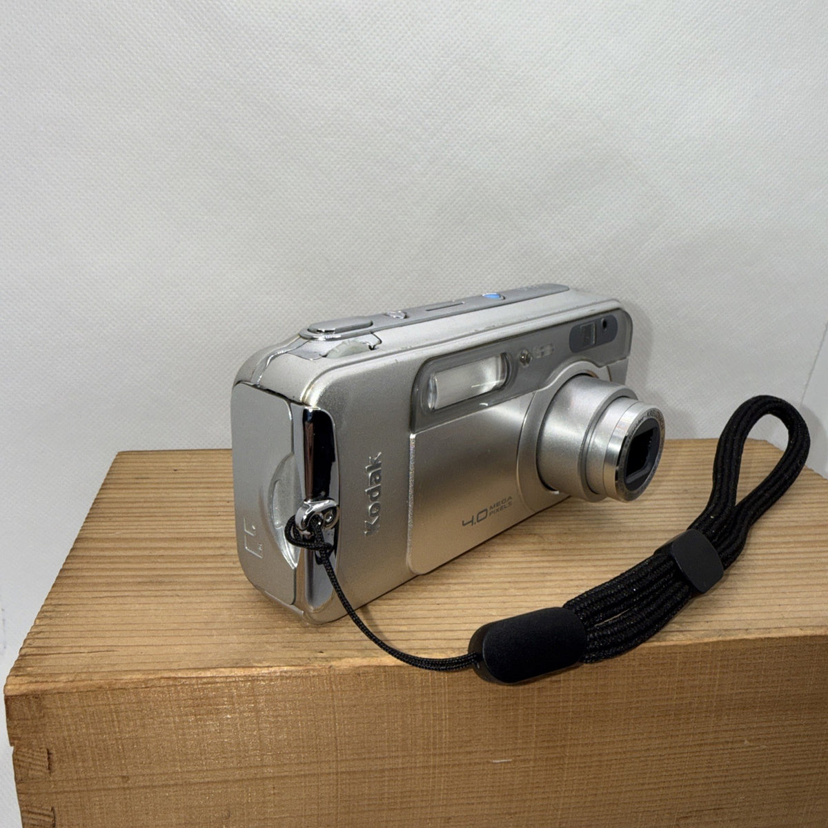 Kodak Digital Camera EasyShare LS743 4.0MP Tested + Charger Battery 2GB SD Card