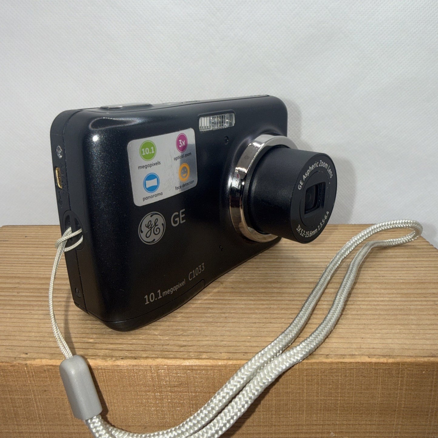 General Electric GE C1033 10.1MP Digital Camera Tested Working + 4GB SD Card