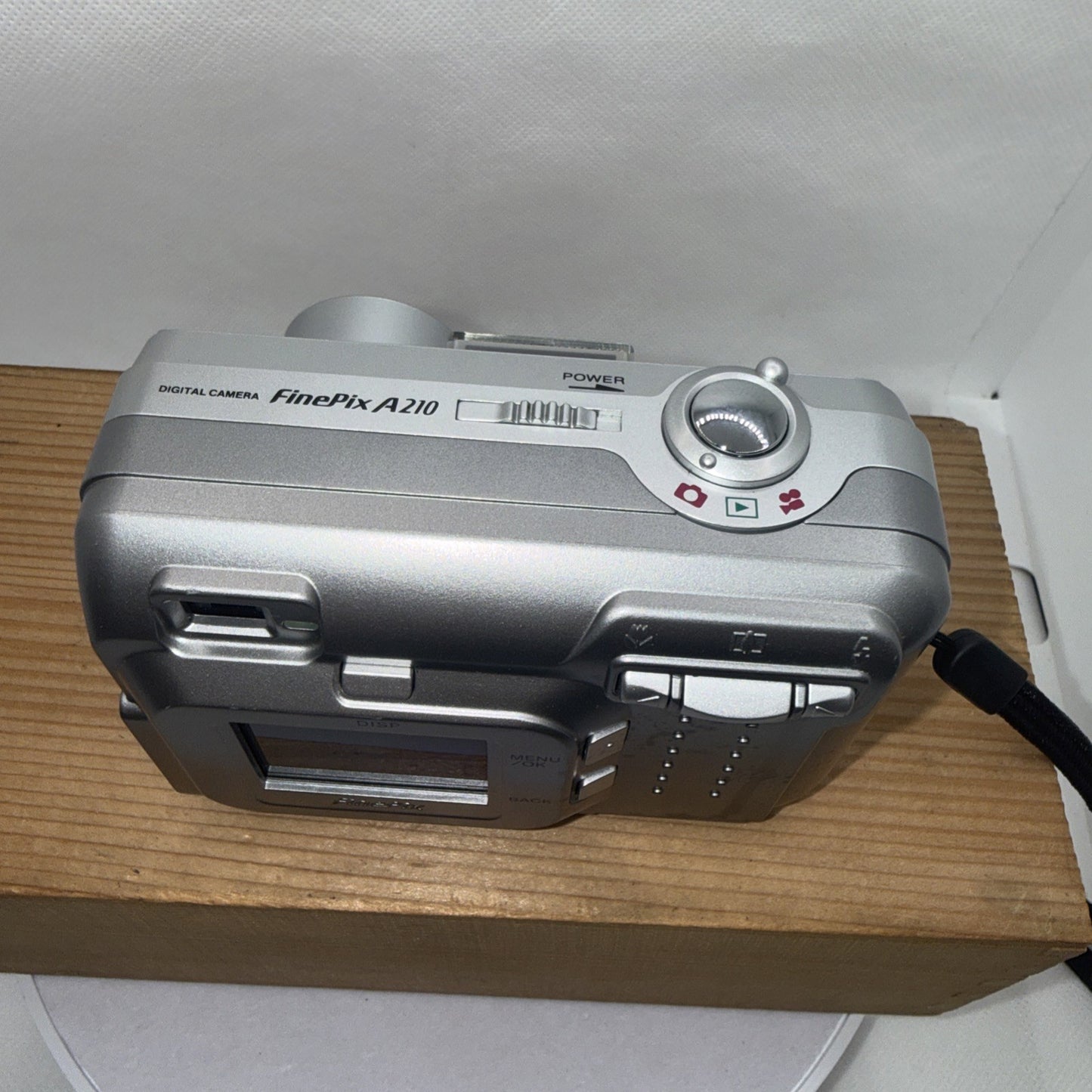Fujifilm FinePix A210 3.2MP Digital Camera Tested Working + XD Cards And Reader