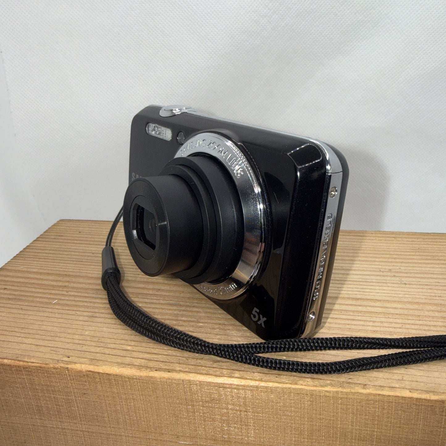 Samsung ES80 Compact Digital Camera 14.2MP Tested + Charger Battery 4GB SD Card