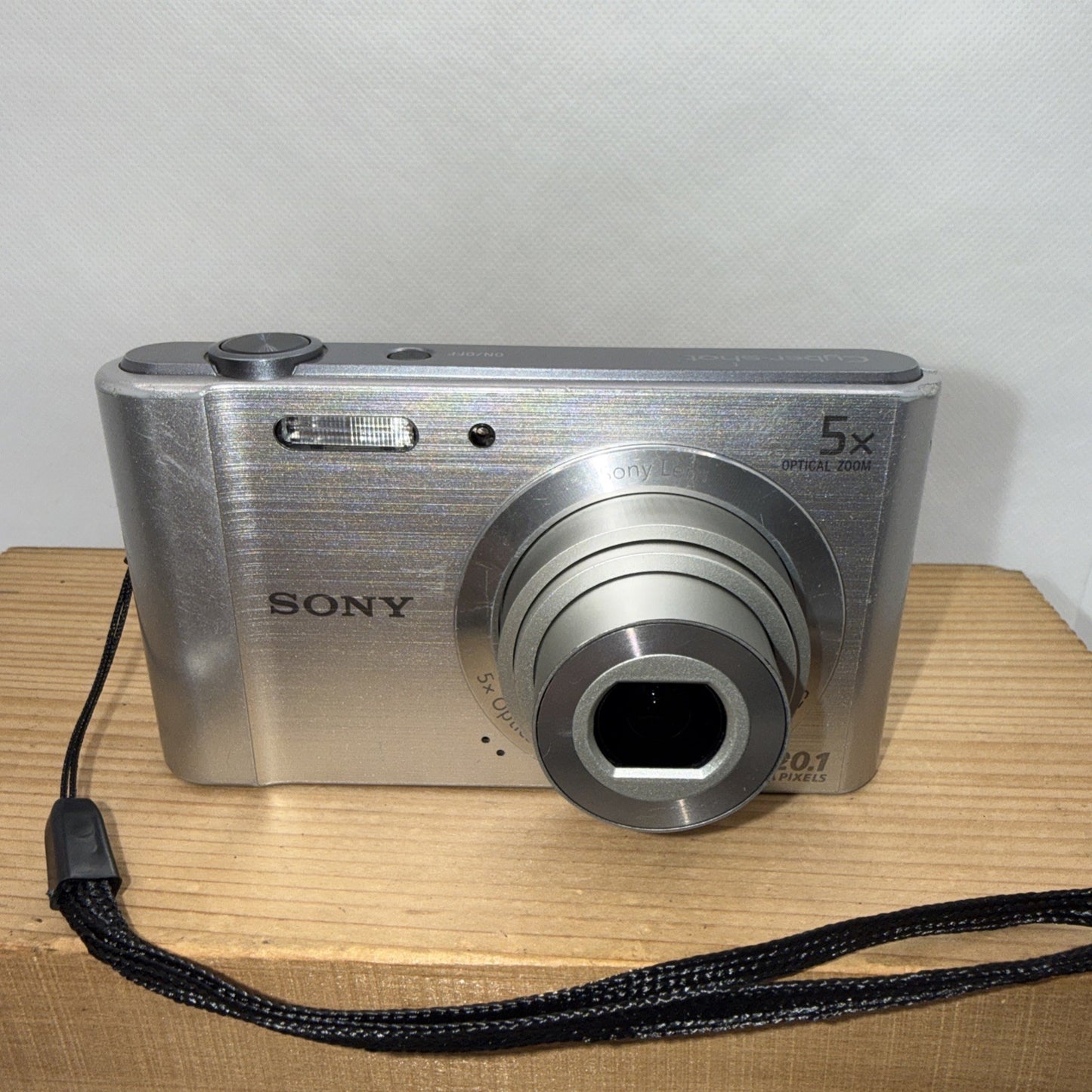 Sony Cyber-shot DSC-W800 20.1MP Digital Camera Tested + Charger Battery Case SD