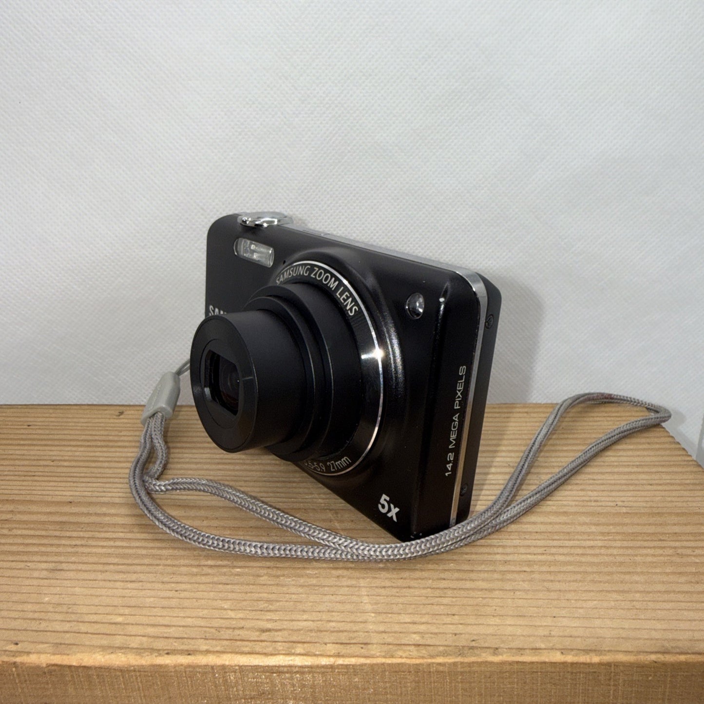 Samsung ST67 14.2MP Digital Camera Tested Working + Charger Battery 2GB SD Card