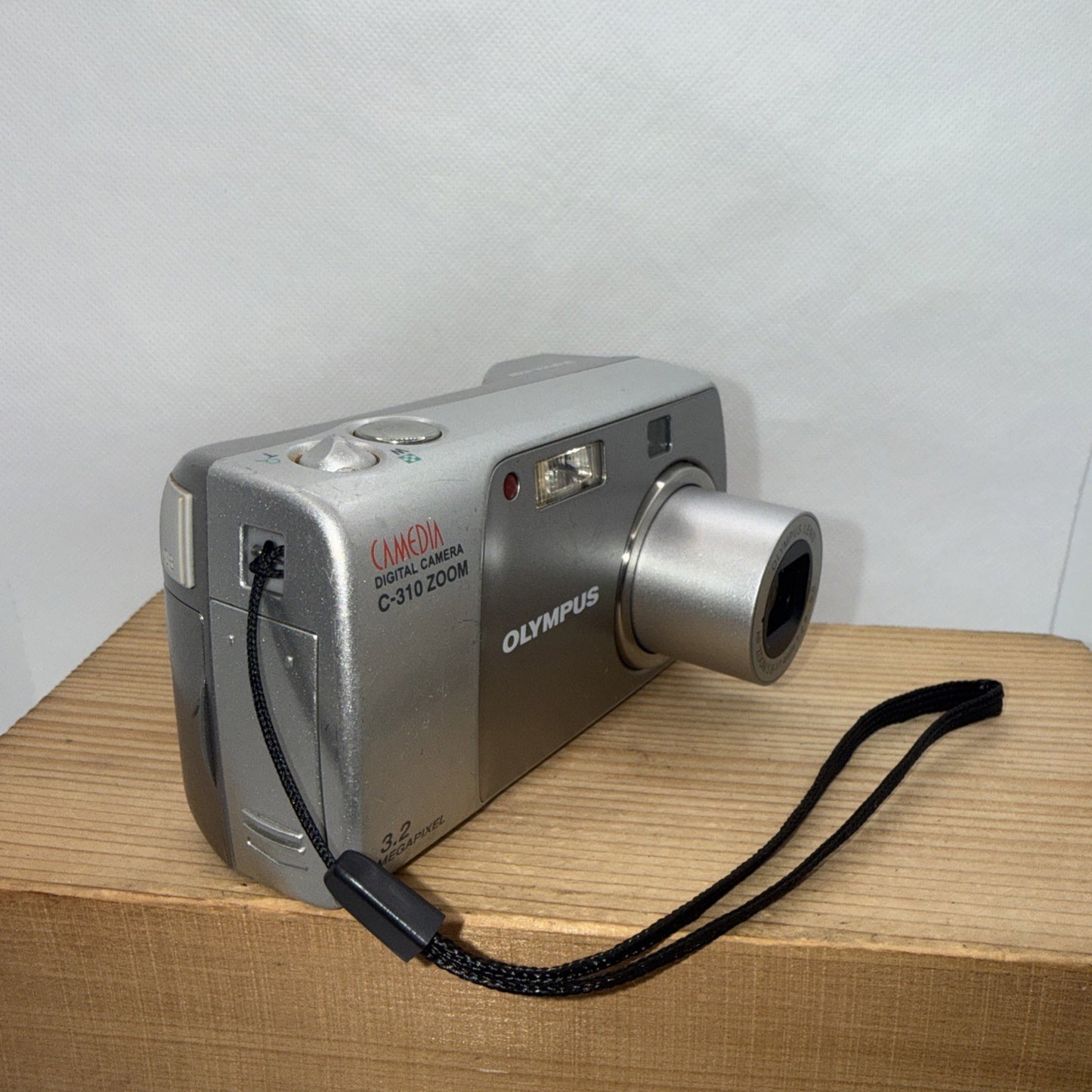 Olympus Camedia C-310 Zoom Digital Camera 3.2MP Tested + 64MB XD Card & USB