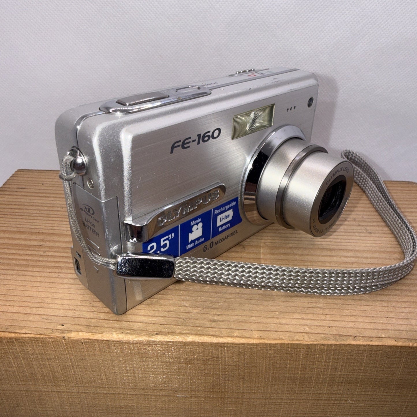 Y2K OLYMPUS FE-160 6MP Digital Camera Tested + Charger Battery XD Card & Cable