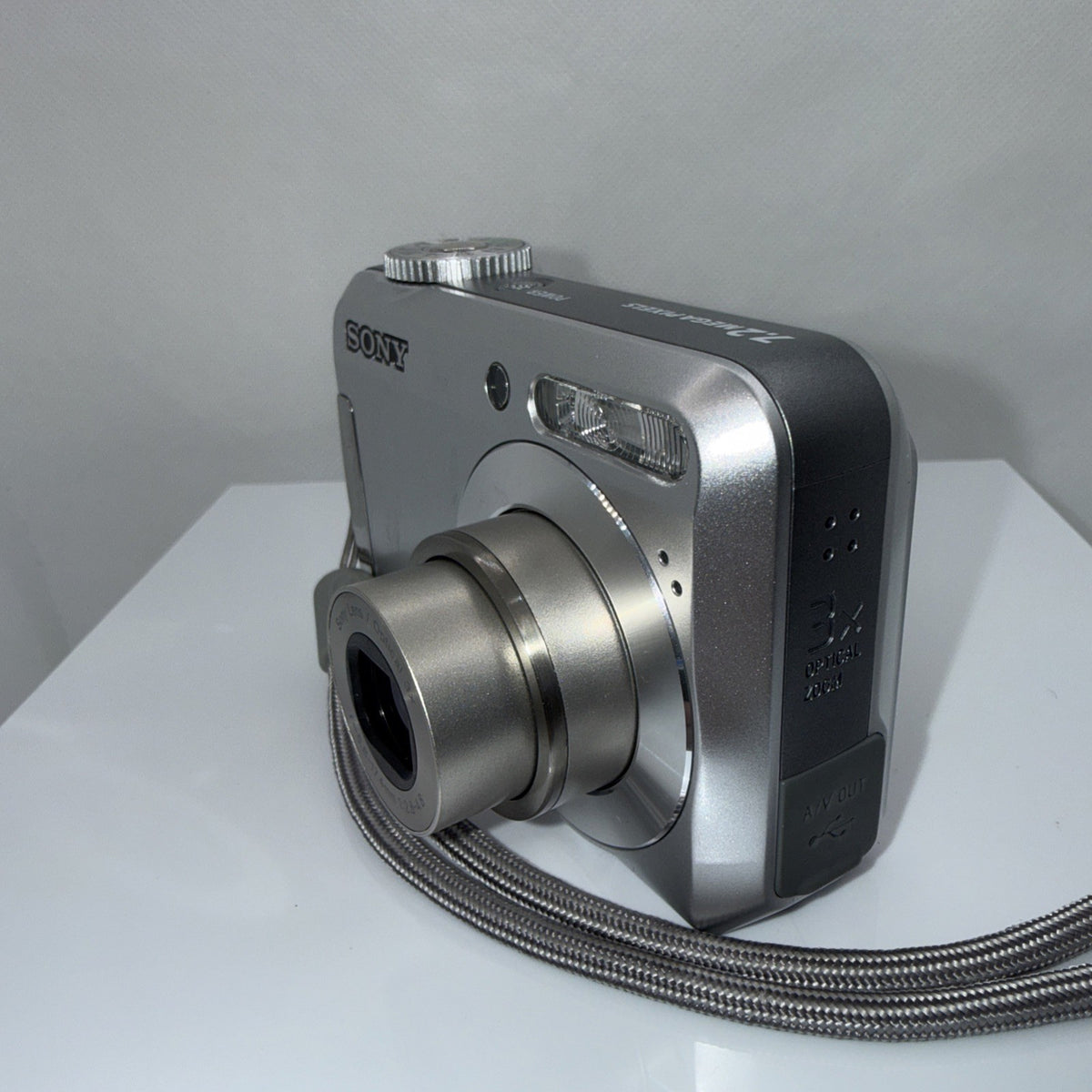 Sony Cybershot DSC-S650 7.2MP Digital Camera Working Full Kit With Accessories