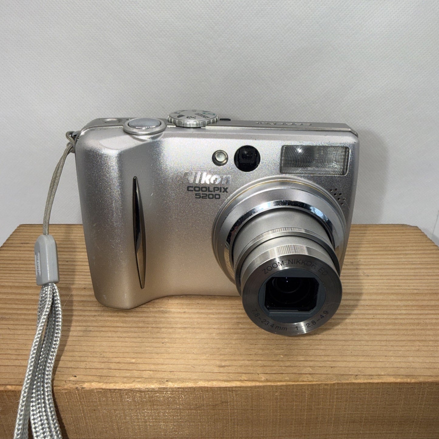 Nikon Digital Camera Coolpix 5200 5.1MP Tested + Charger Battery 2GB SD - Japan