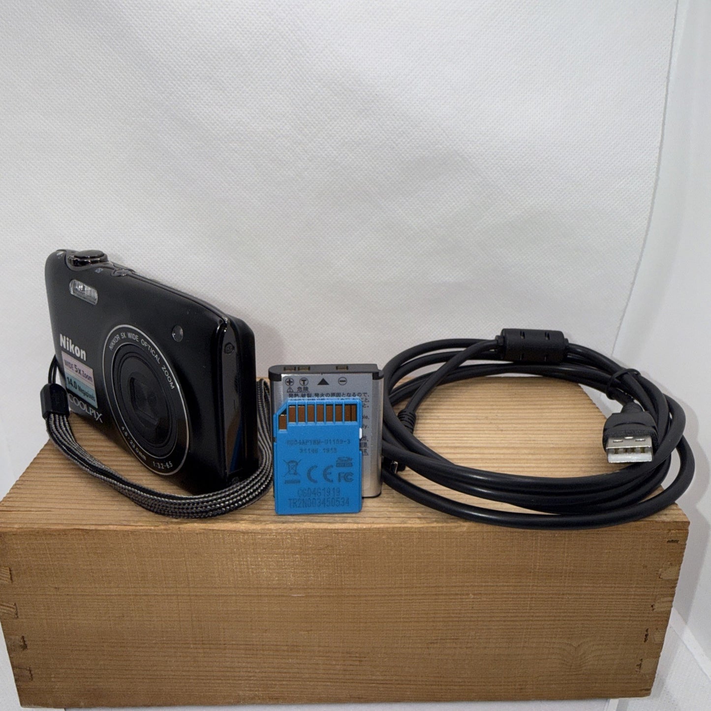 Nikon Coolpix S3100 14MP Digital Camera Tested + Charger Battery 4GB SD Card