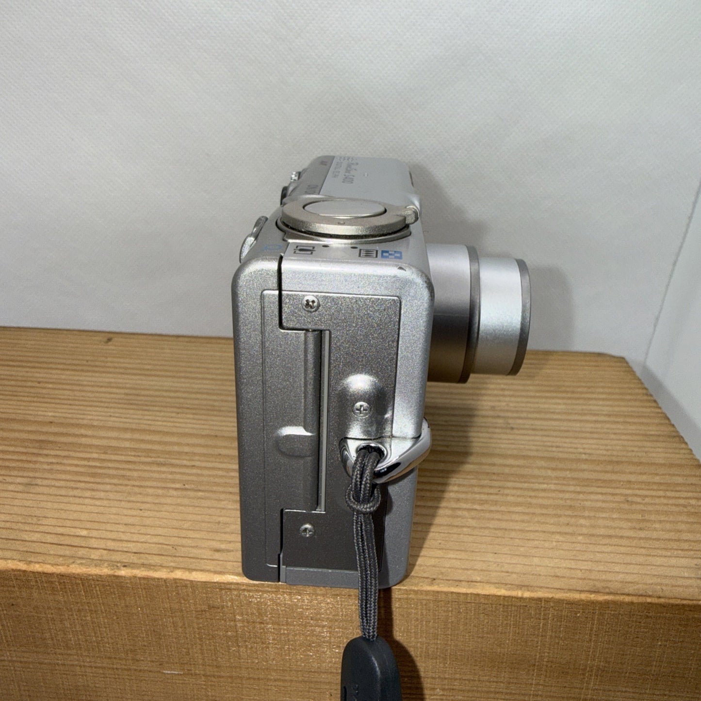 Retro Canon Powershot S400 Digital ELPH 4MP Digital Camera Tested + Accessories