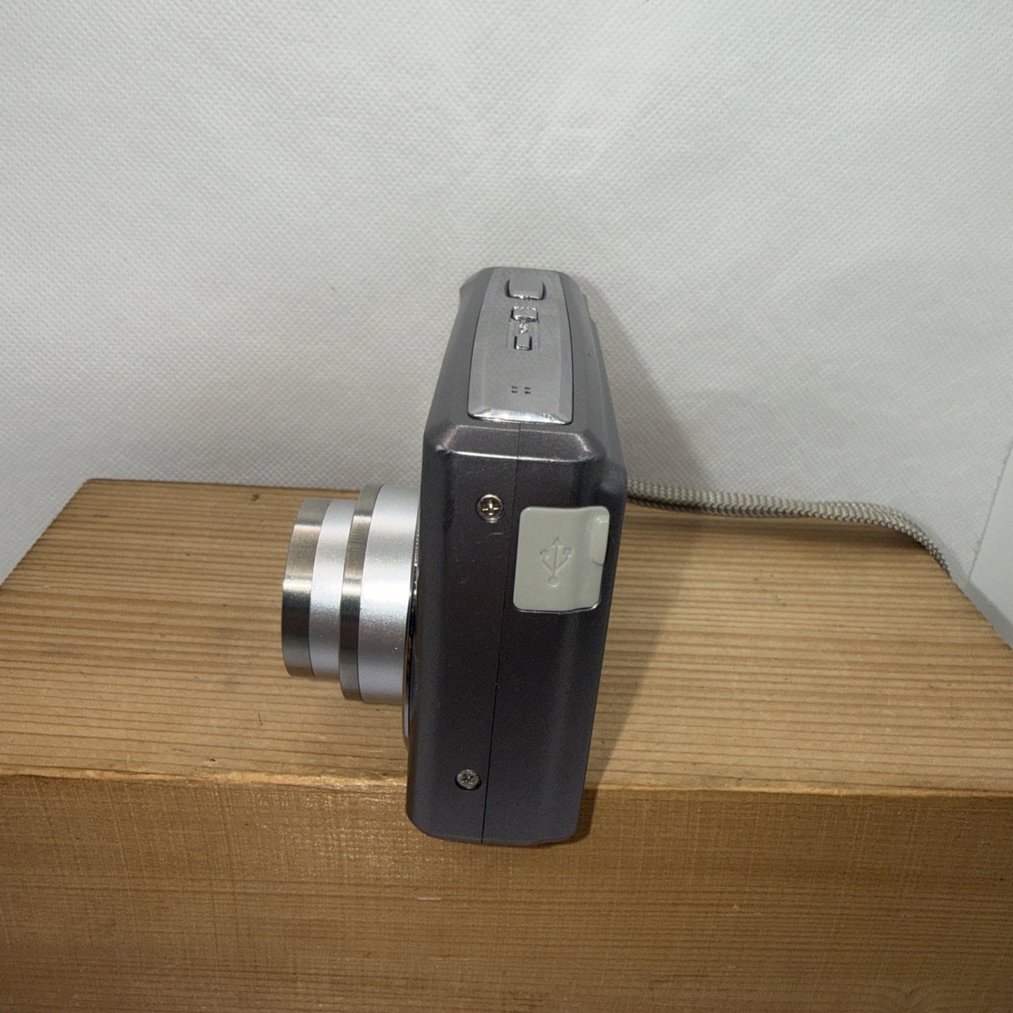 Yashica EZ F10 10.1MP Digital Camera Tested Plus 4GB SD Case And 2 x Free Gifts