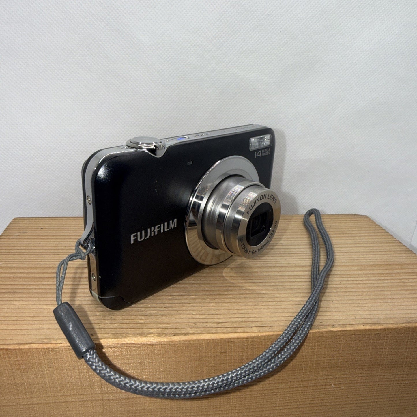 Fujifilm FinePix JV150 14MP Digital Camera Tested + Charger Battery 4GB SD Card