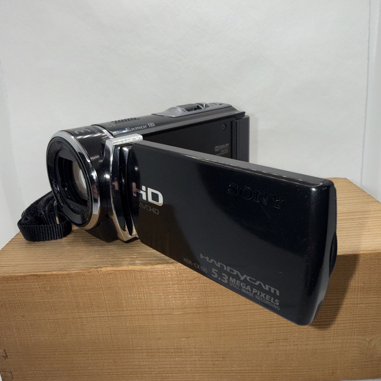 Sony HDR-CX190 Camcorder Tested Working + Charger Battery SD Card Case