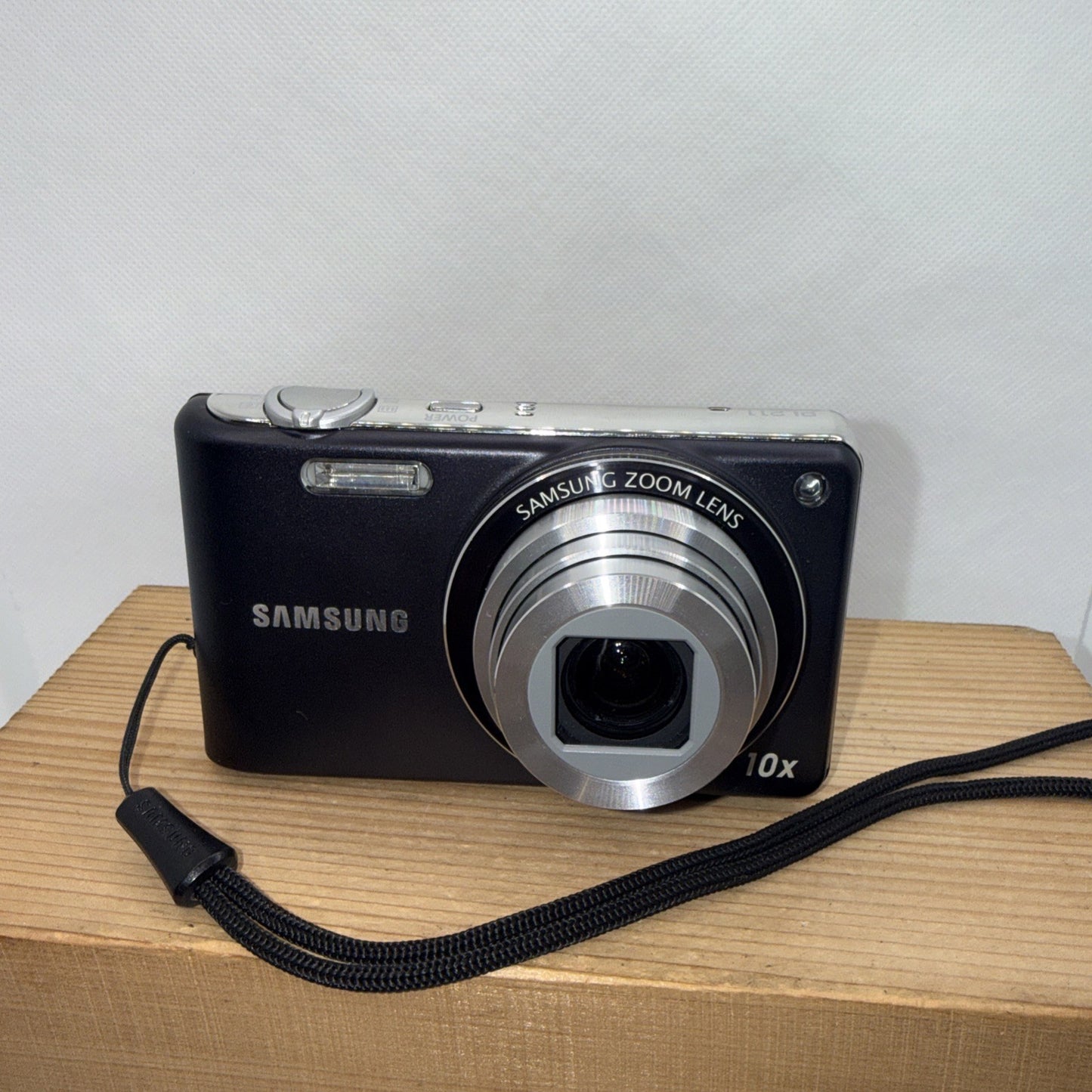 Samsung PL211 14.2MP Digital Camera Tested Working + Charger Battery 4GB