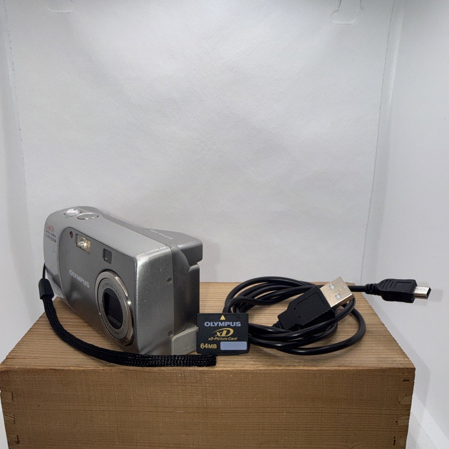 Olympus Camedia C-310 Zoom Digital Camera 3.2MP Tested + 64MB XD Card & USB