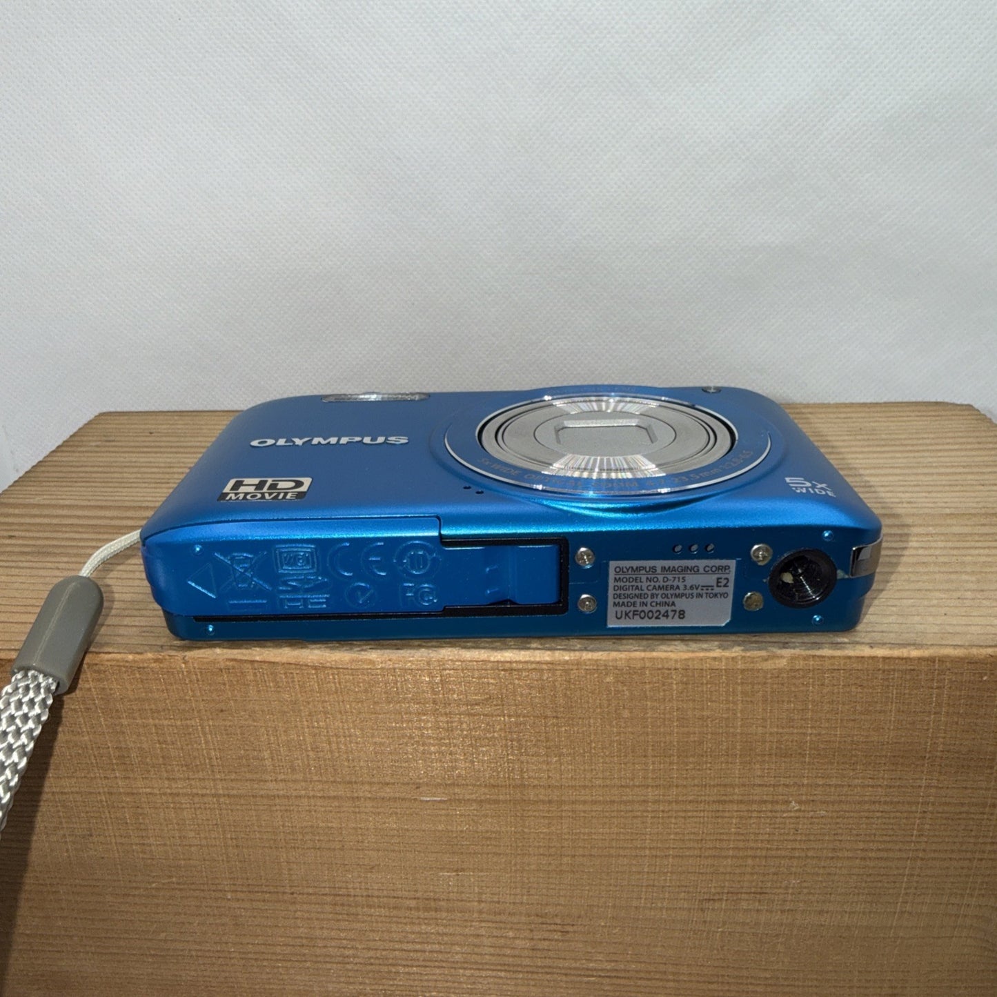 Olympus D-715 14MP Blue Digital Camera Tested Working + Charger Battery 4GB SD