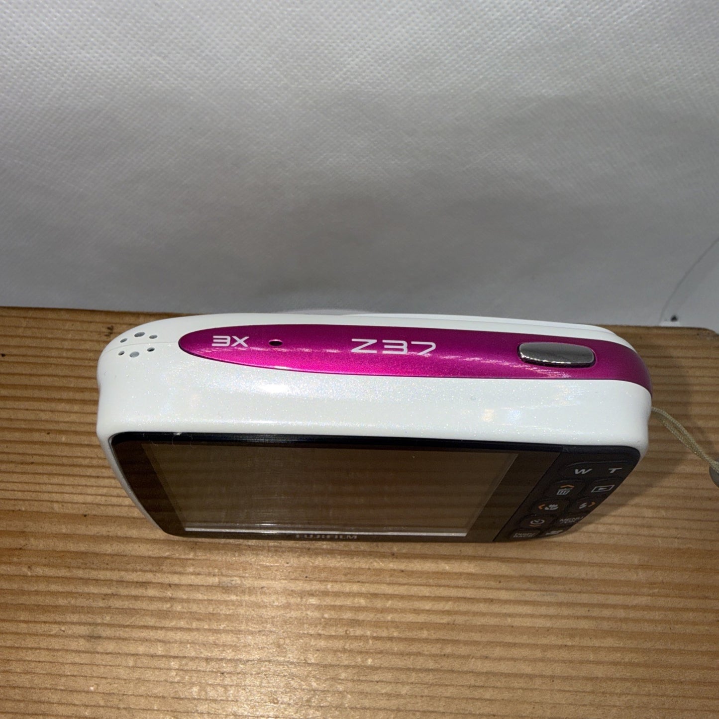 Fujifilm Digital Camera FinePix Z37 10MP Tested + Charger Battery 4GB SD Card