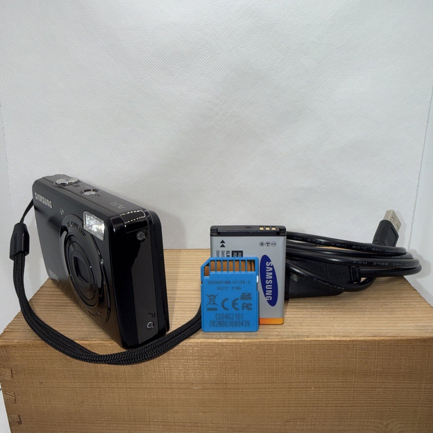 Samsung Digital Camera PL50 10.2MP Tested + Charger Battery 4GB SD Case
