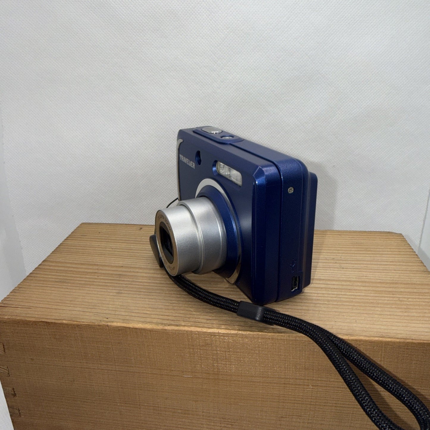 Traveler Digital Camera FX-5 5.0MP Blue Tested Plus 4GB SD Card