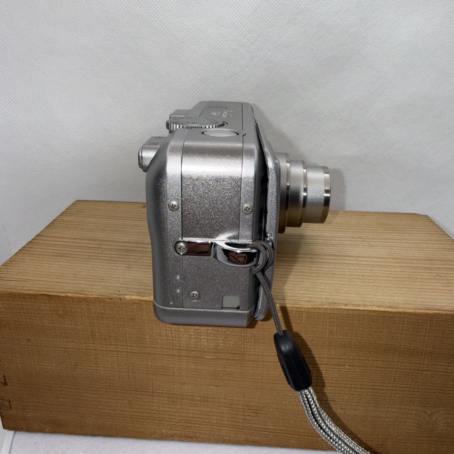 Canon PowerShot S60 Digital Camera 5MP Tested + Charger Battery Memory