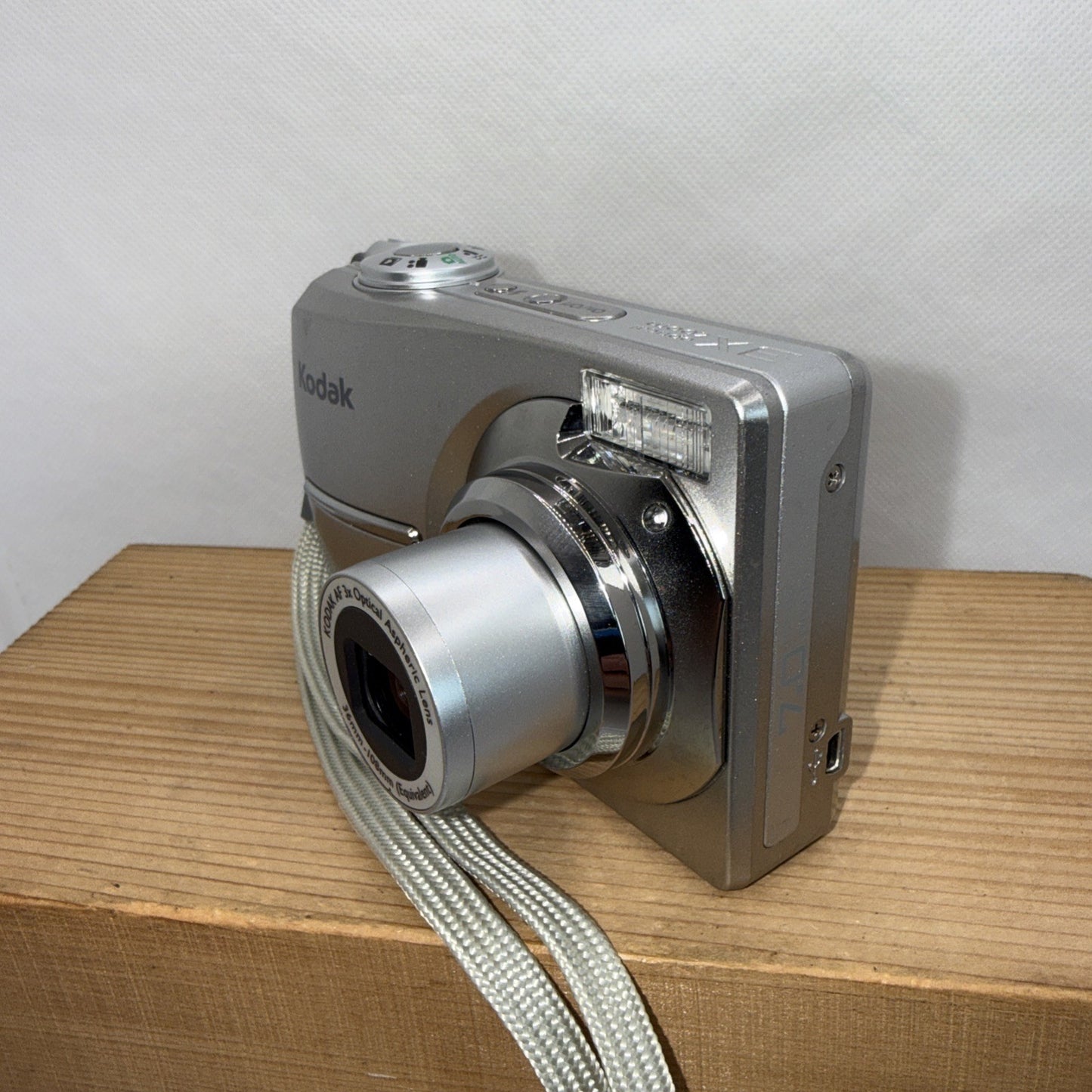 Kodak Digital Camera EasyShare C713 7.0MP Tested Working Plus 4GB SD Card VGC