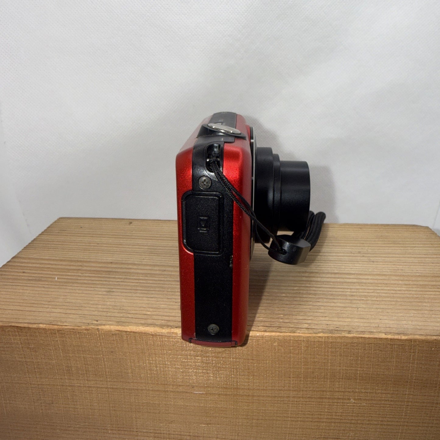Samsung ES75 14.2MP Digital Camera Red Tested + Charger Battery 4GB SD Card