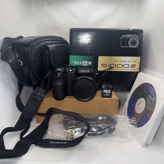 Fujifilm FinePix S Series S1000fd 10.0MP Digital Camera Working Plus Accessories0