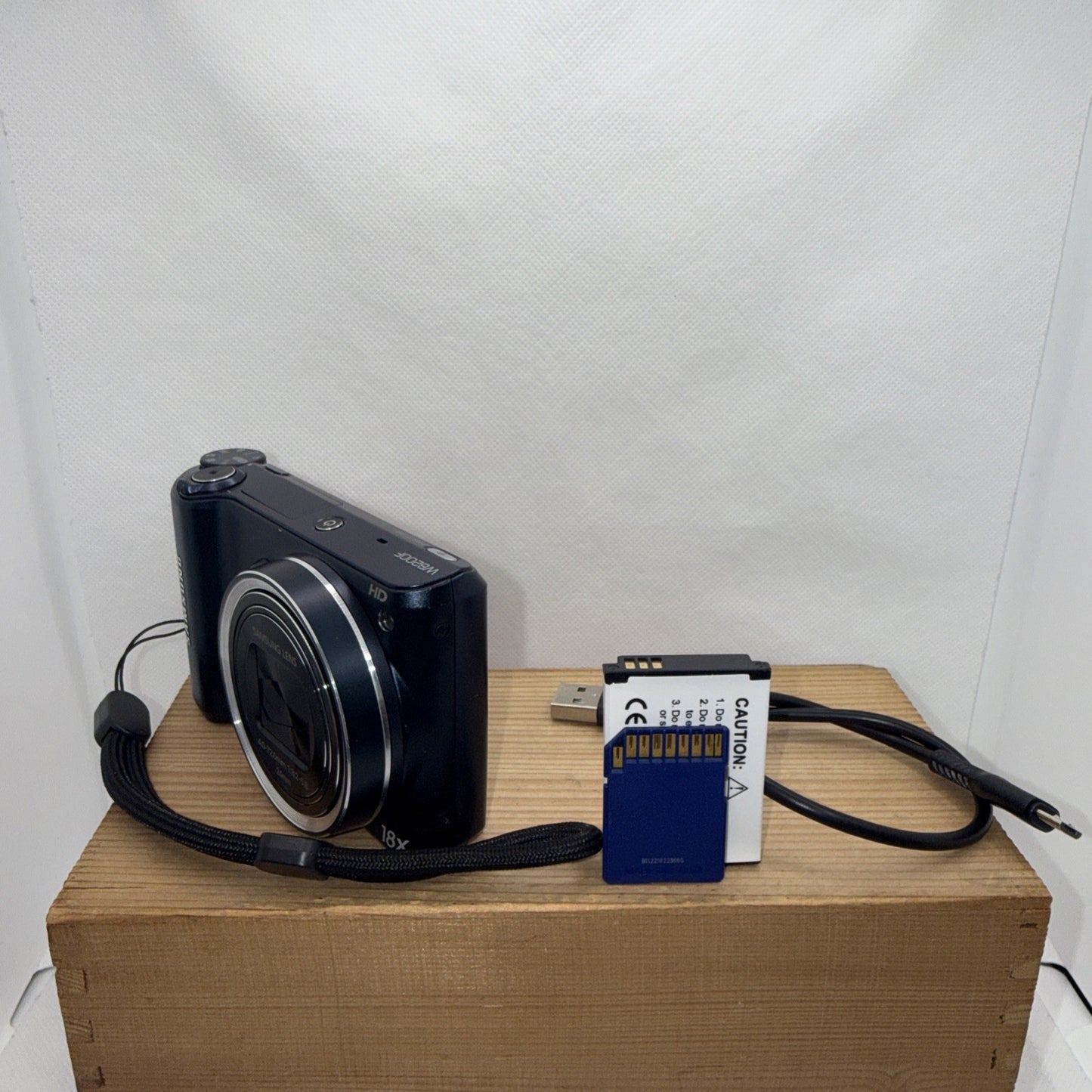 Samsung WB200F 14.2MP Digital Camera WiFi Tested Working + Charger Battery 8GB