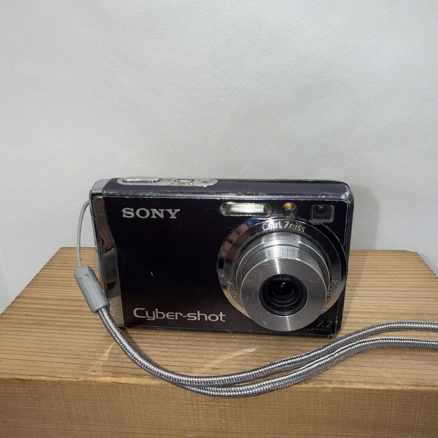 Sony Cyber-shot DSC-W85 7.2MP Camera Tested *Scratches + Charger Battery Memory