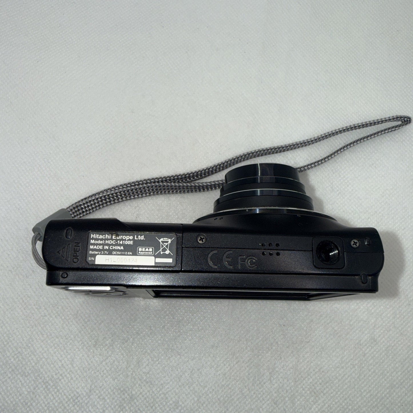 Y2K Digicam Hitachi Digital Camera HDC-14100E 14.1MP Tested + Charger Battery SD8