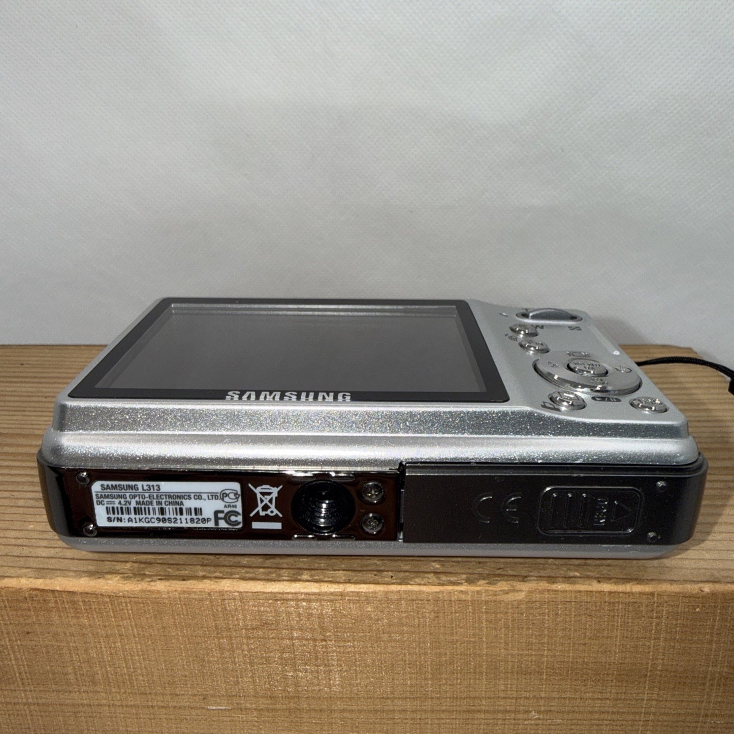 Samsung L313 13.6MP Digital Camera Tested + Charger Battery 4GB SD Card VGC