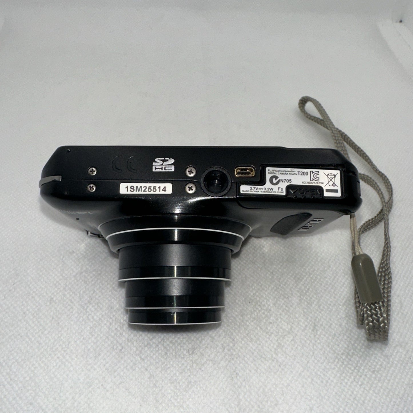 Fujifilm FinePix T200 14.0MP CCD Digital Camera Tested + Charger Battery 16GB SD7