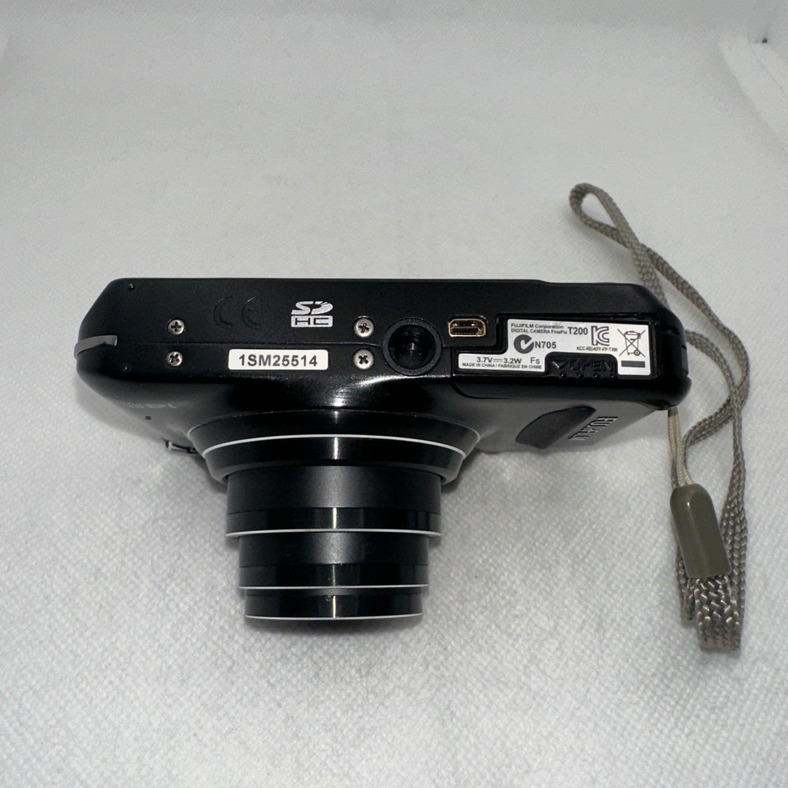 Fujifilm FinePix T200 14.0MP CCD Digital Camera Tested + Charger Battery 16GB SD7